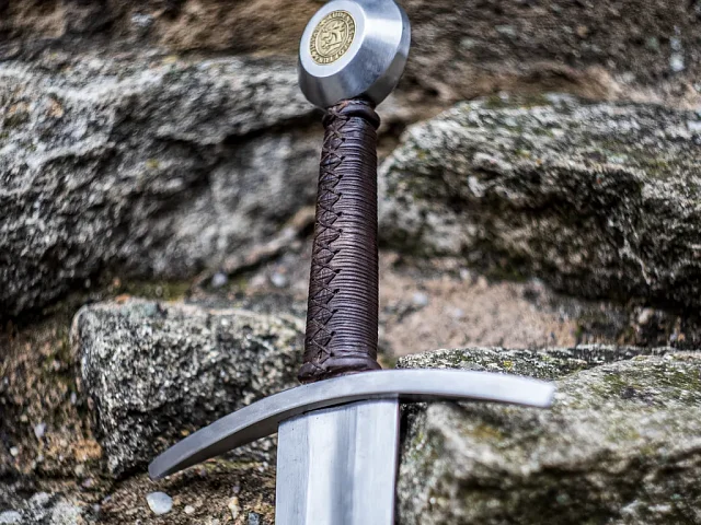 Obrázek INVICTUS oficiální meč Kingdom Come: Deliverance II